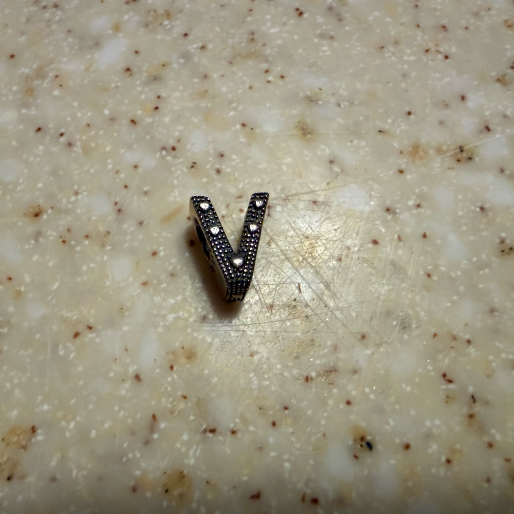 Pandora V charm